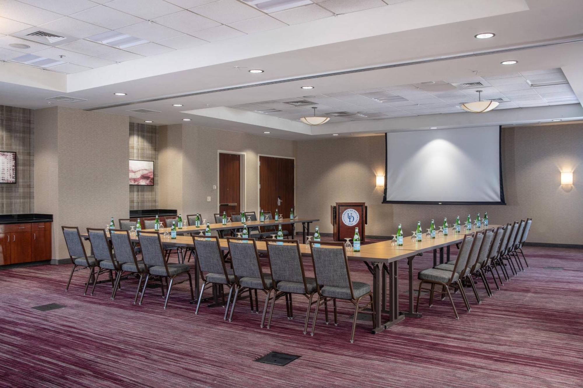 Courtyard By Marriott Newark-University Of Delaware Bagian luar foto