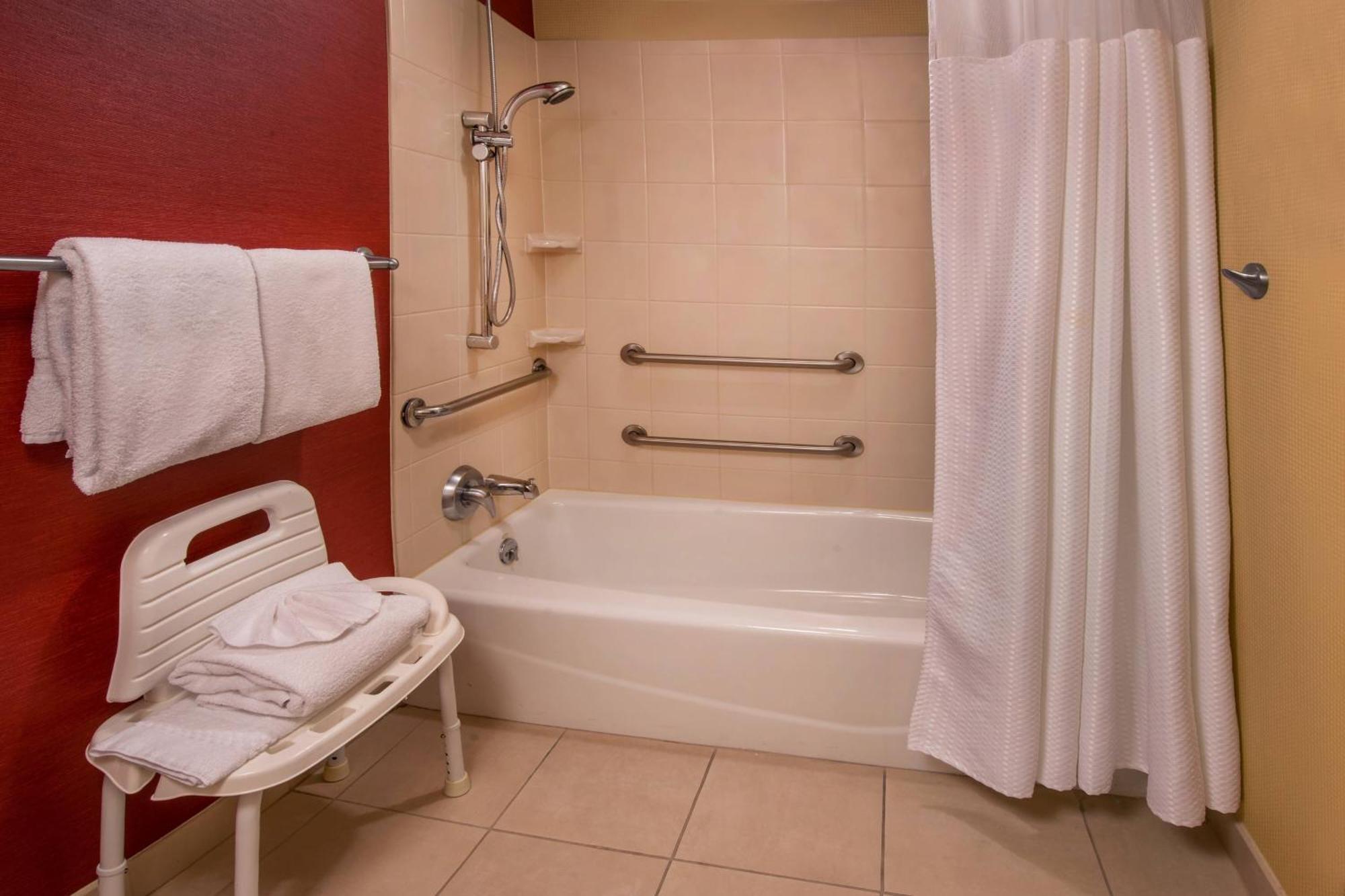 Courtyard By Marriott Newark-University Of Delaware Bagian luar foto