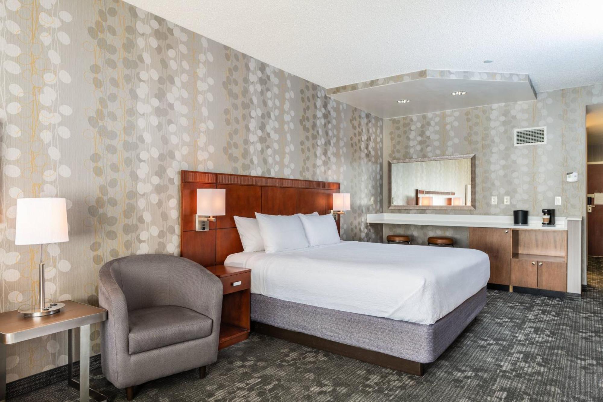 Courtyard By Marriott Newark-University Of Delaware Bagian luar foto
