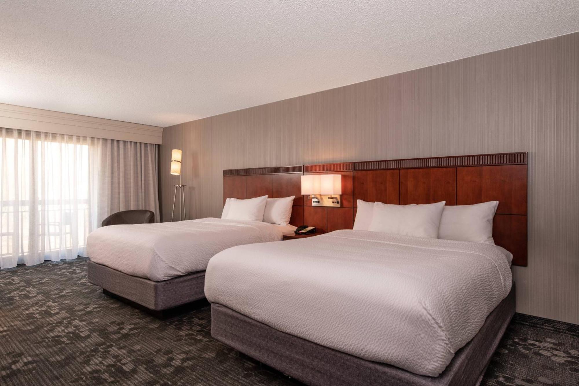 Courtyard By Marriott Newark-University Of Delaware Bagian luar foto