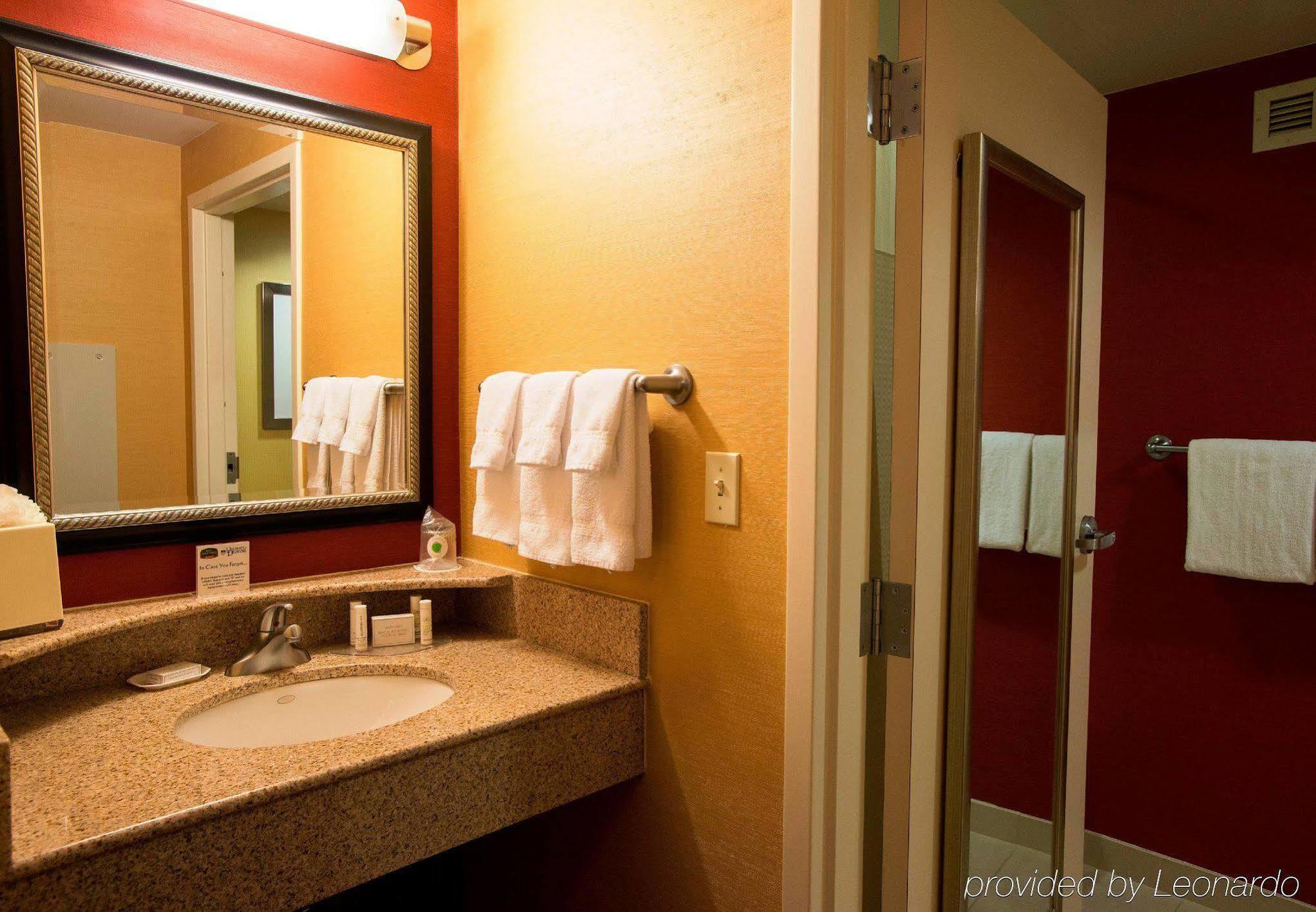 Courtyard By Marriott Newark-University Of Delaware Bagian luar foto